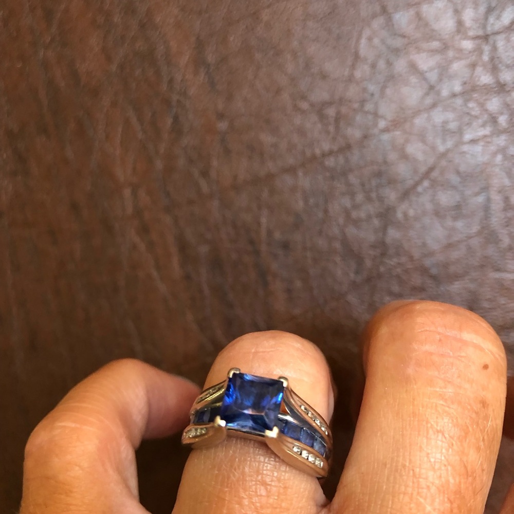 Sapphire and diamond 10k white gold ring